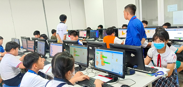Hội thi Tin học trẻ toàn quốc 2024: Kỷ niệm 30 năm thành lập và bước đột phá với số lượng thí sinh kỷ lục
